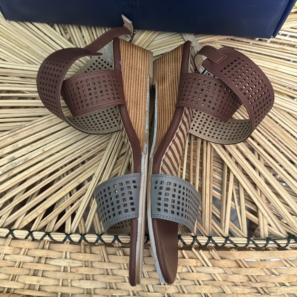 Splendid Leather Sandals - Picture 7 of 9